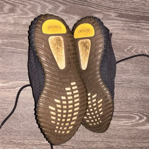 Yeezy Boost 350 - Picture 3 of 3